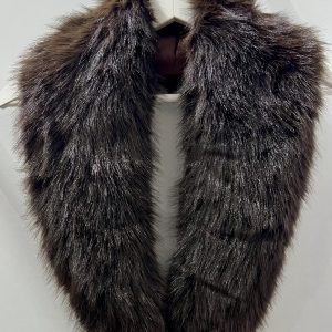 Cuello marrón oscuro